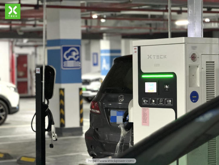 how-to-choose-the-right-ev-charger-for-commercial-parking-lots-a-strategic-roi-guide-1.jpg